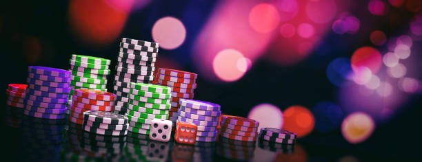 AduQ live-dealer table on indosattoto showing five-card poker gameplay